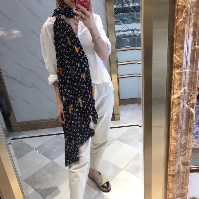 Louis Vuitton Scarf LV00070